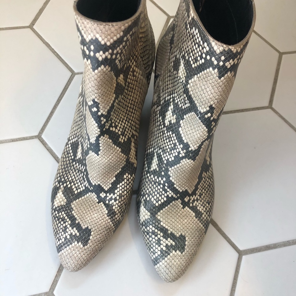 Dolce Vita snake skin leather boots